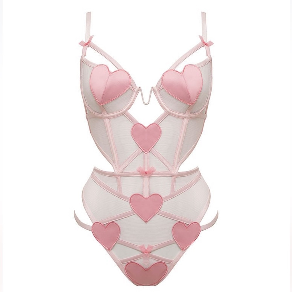 VICTORIA’S SECRET HEART TEDDY